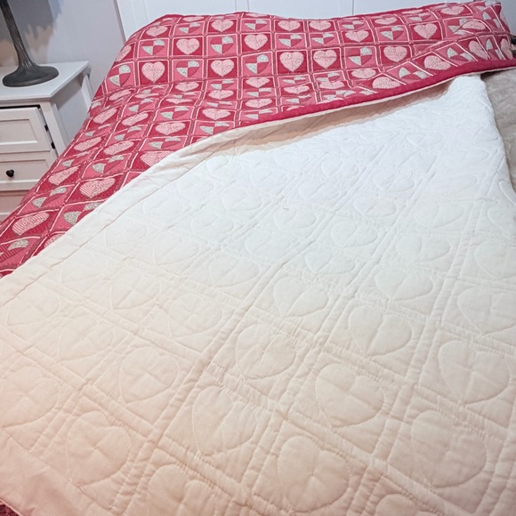Red heart patchwork quilt - Picture 7 of 12